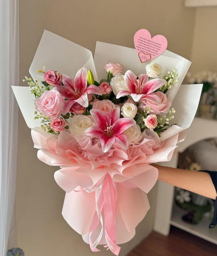Luxe Small Mixed Bouquet $128